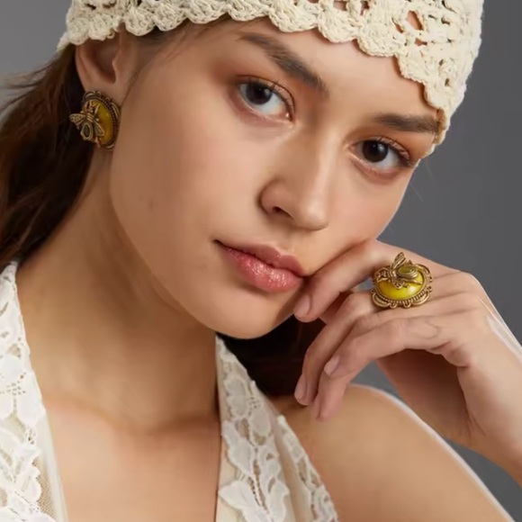 Antique Vintage Bee Yellow Brass Gold Fine Craftsmanship Ring - Picture 6 of 6